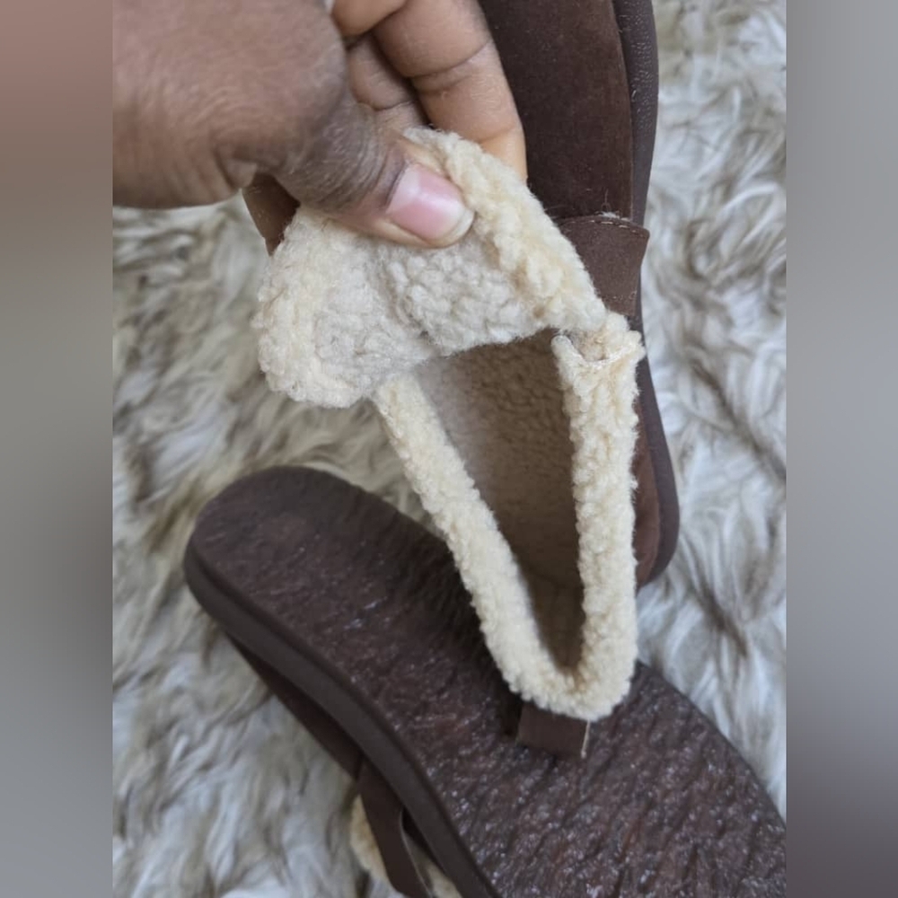 Mary Jane Style Fur Lined Winter Shoes.  . Birkenstock Look alike.. Size 8.5 🌴 - Picture 10 of 11